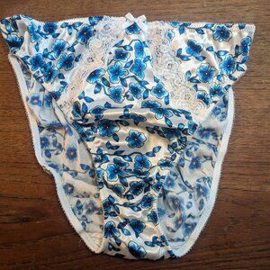 Katie & Laura’s Fancy Satin Princess Juliet Panties Blue Flowers Size Large